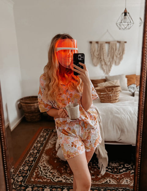 **PRE-ORDER** Social Skin 3-in-1 LED Light Therapy Face Mask