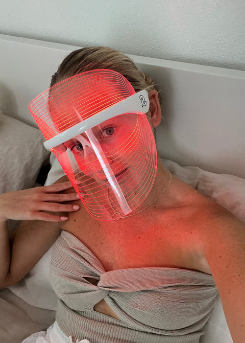 **PRE-ORDER** Social Skin 3-in-1 LED Light Therapy Face Mask